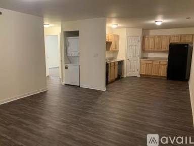 Main picture of 1545 W Pacific St