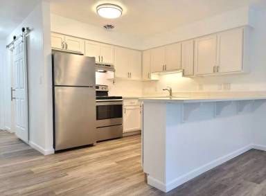 Main picture of 4531 Grand Ave