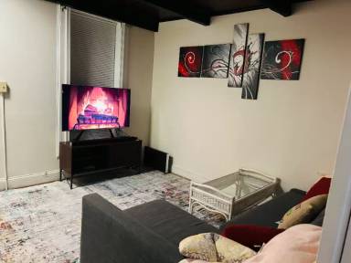 Main picture of 107 N Port St