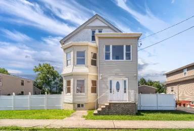 Main picture of 357 W Clinton St