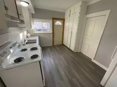 Main picture of 330 Lincoln St