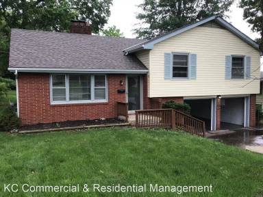 Main picture of 103 NE 64th St