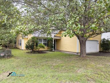 Main picture of 608 Crossview Ln