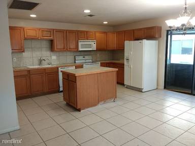 Main picture of 1428 SE 19th St