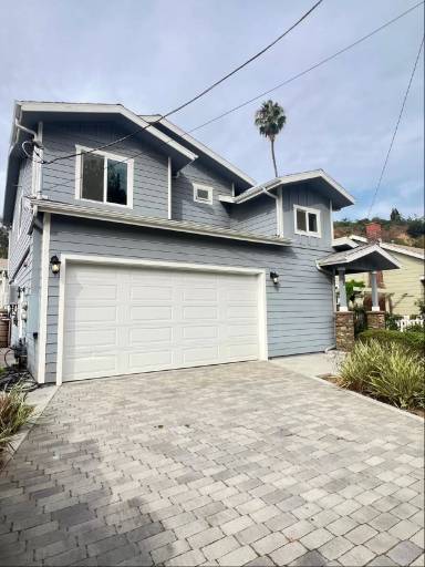 Main picture of 834 1/2 Solano Ave