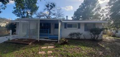 Main picture of 1602 Crescent Dr