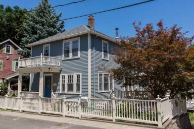 Main picture of 16 Linden Pl