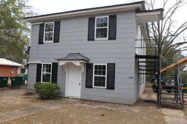 Main picture of 802 N Cleveland St