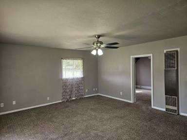 Main picture of 416 W 3rd St