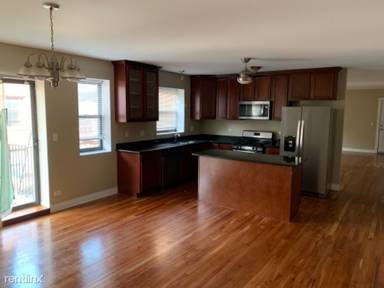 Main picture of 4627 S Drexel Blvd