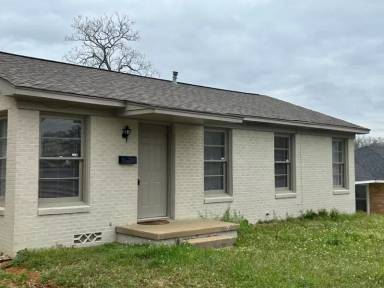 Main picture of 1118 Woodley St