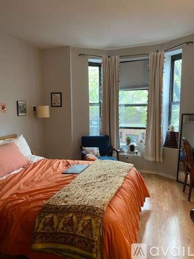 Main picture of 353 Tompkins Ave