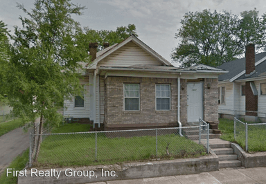 Main picture of 1907 Queen Ave