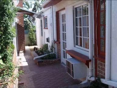 Main picture of 5910 Edgemar Ave