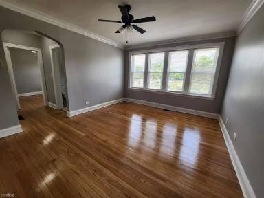 Main picture of 1355 W 90th St