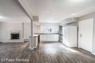 Main picture of 15348 Woodhill Ct