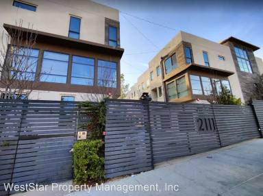 Main picture of 2111 N Cahuenga Blvd