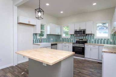 Main picture of 112 N Sellers St