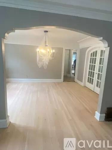 Main picture of 2179 S 83rd St