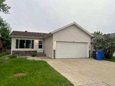 Main picture of 2006 56th Ave S