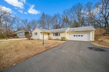 Main picture of 221 Bel Air Dr