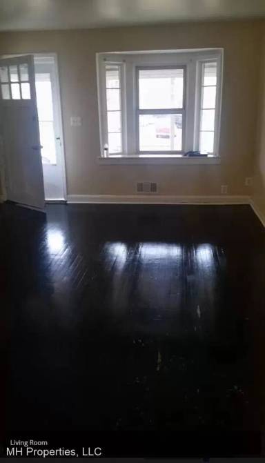 Main picture of 811 N Marlyn Ave