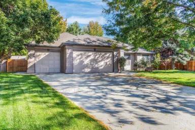Main picture of 13982 W Halifax Ct