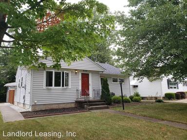 Main picture of 940 W 30th St