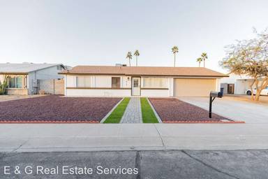 Main picture of 814 W Oxford Dr