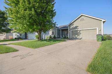 Main picture of 6738 S 188th Ave