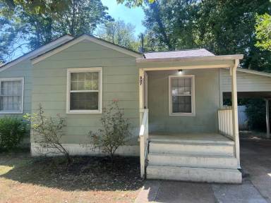 Main picture of 807 Fairway Dr NW