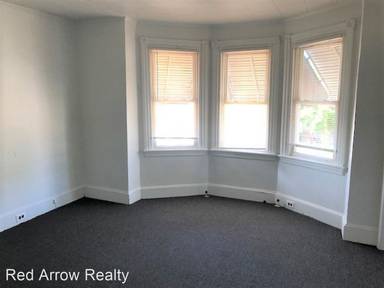 Main picture of 1111 Pine Ln