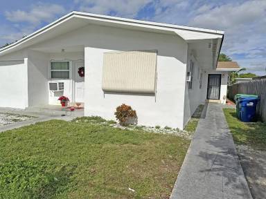 Main picture of 1167 NE 111th St