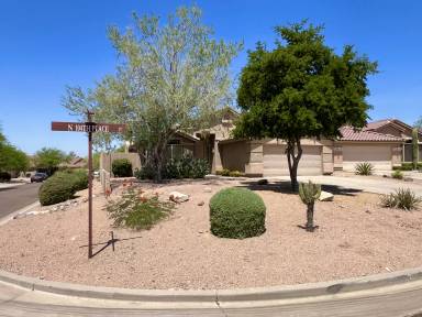 Main picture of 15936 N 104th Pl