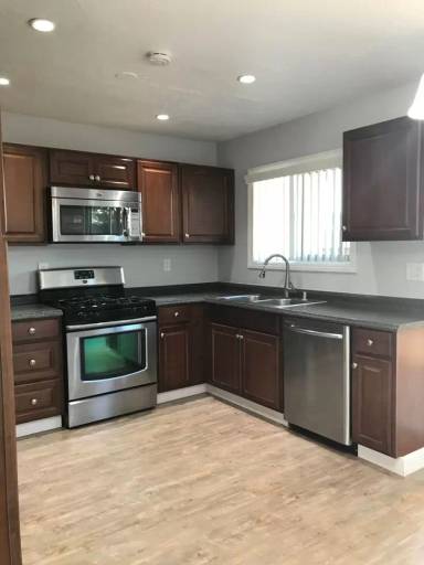 Main picture of 2030 E Wilshire Ave