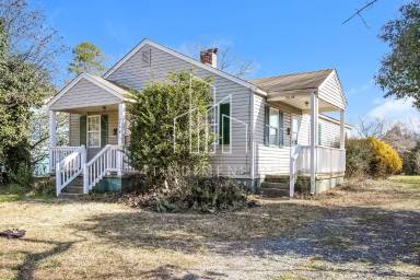 Main picture of 200 Shaw St