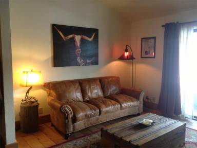 Main picture of 355 W Deloney Ave