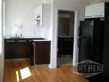 Main picture of 5054 N Winthrop Ave