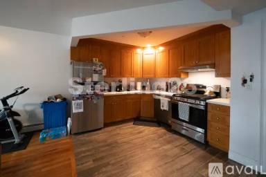 Main picture of 32 81 45 St