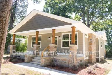 Main picture of 2408 Charlotte Ave