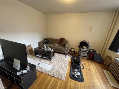 Main picture of 1959 Commonwealth Ave