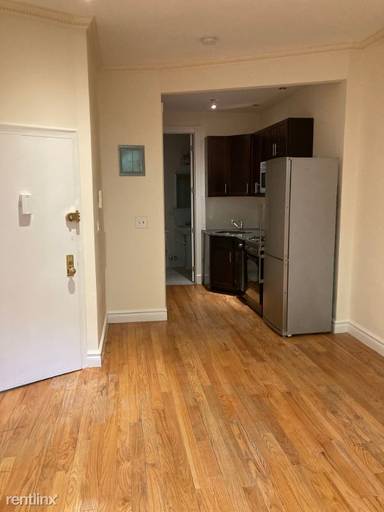 Main picture of 409 E 81st St