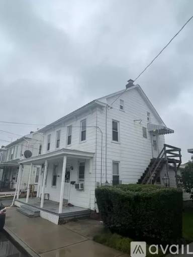 Main picture of 33 W Middle St