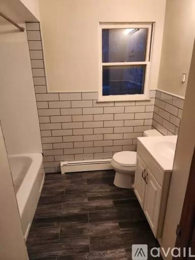Main picture of 327 N Jackson Ave