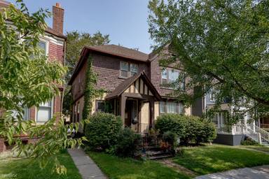 Main picture of 708 Van Dyke St