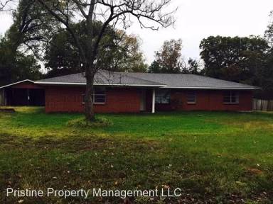Main picture of 687 Spruce Rd