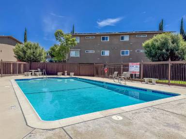 Main picture of 460 E Mission Ave