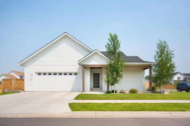 Main picture of 2421 Avalon Trace Ln