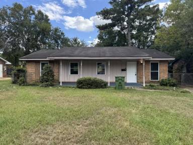 Main picture of 3054 Tremont St