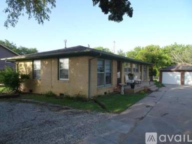 Main picture of 3048 S Oliver St